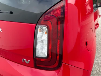 Vehicle Thumbnail 34
