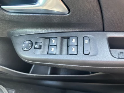 Vehicle Thumbnail 14