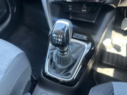 Vehicle Thumbnail 26
