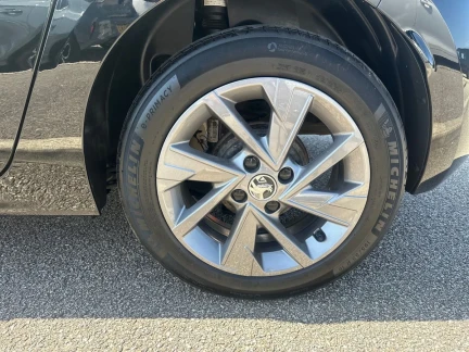 Vehicle Thumbnail 7