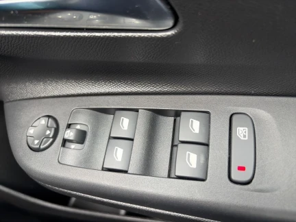 Vehicle Thumbnail 14
