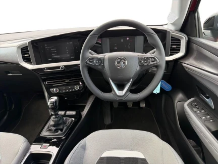 Vehicle Thumbnail 9
