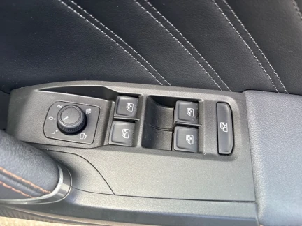 Vehicle Thumbnail 14