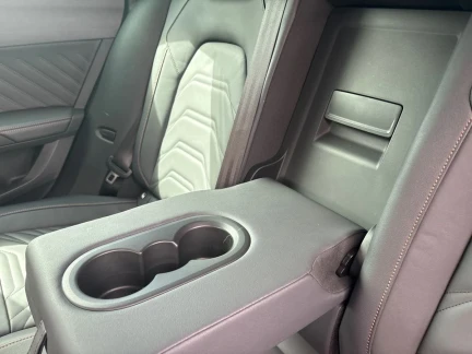 Vehicle Thumbnail 25