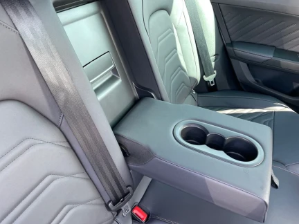 Vehicle Thumbnail 30