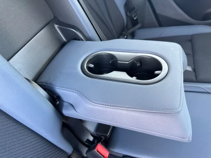 Vehicle Thumbnail 34