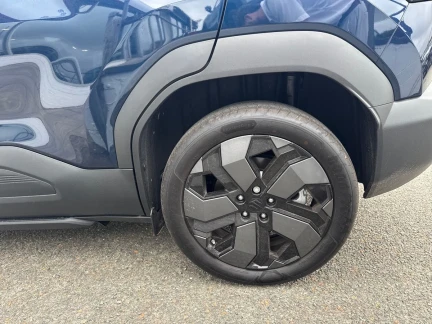 Vehicle Thumbnail 7