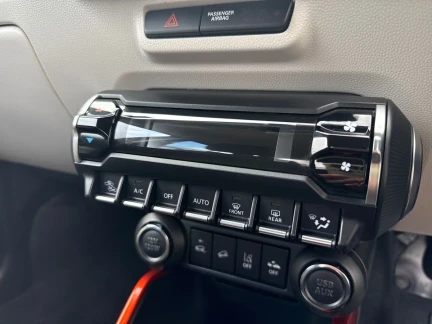 Vehicle Thumbnail 13