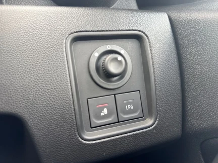 Vehicle Thumbnail 22