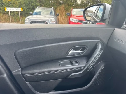 Vehicle Thumbnail 26