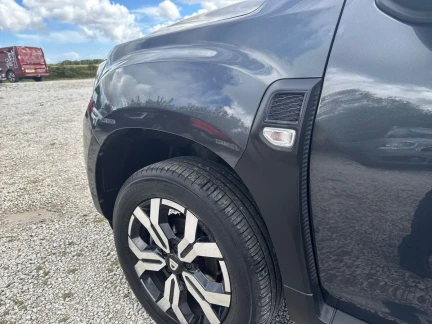 Vehicle Thumbnail 35