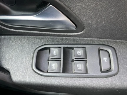 Vehicle Thumbnail 14