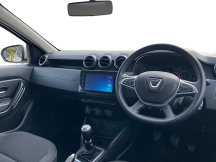 Vehicle Thumbnail 8