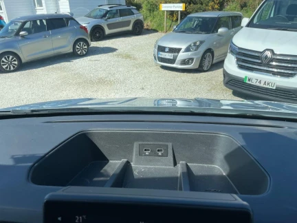 Vehicle Thumbnail 30