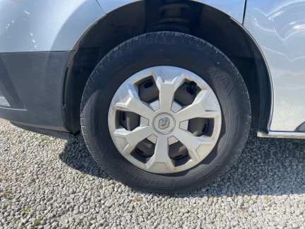 Vehicle Thumbnail 5