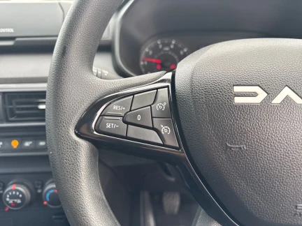 Vehicle Thumbnail 18
