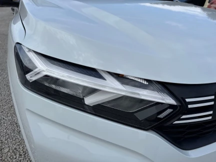 Vehicle Thumbnail 30