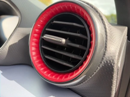 Vehicle Thumbnail 32