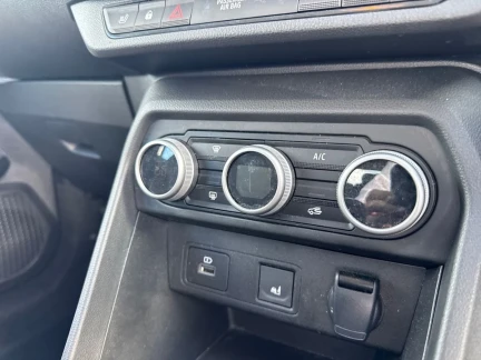 Vehicle Thumbnail 13