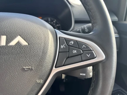 Vehicle Thumbnail 25