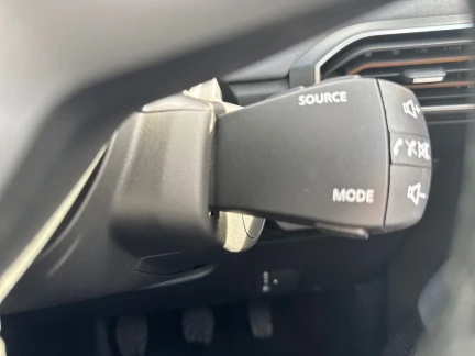 Vehicle Thumbnail 26