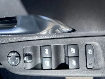 Vehicle Thumbnail 13