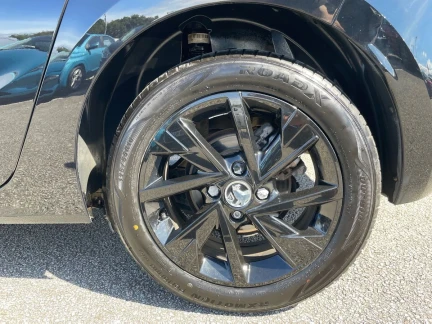 Vehicle Thumbnail 22
