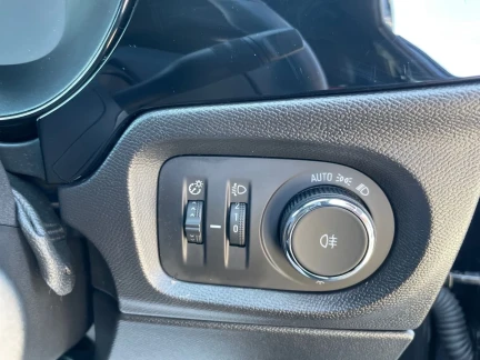 Vehicle Thumbnail 30