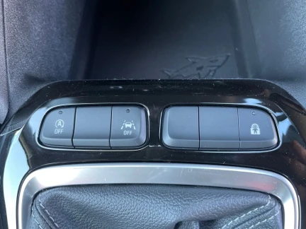 Vehicle Thumbnail 34