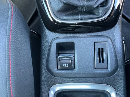 Vehicle Thumbnail 35