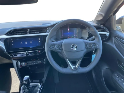 Vehicle Thumbnail 8