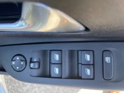 Vehicle Thumbnail 14