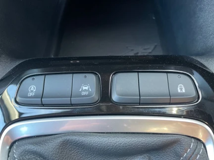 Vehicle Thumbnail 28