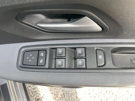 Vehicle Thumbnail 14