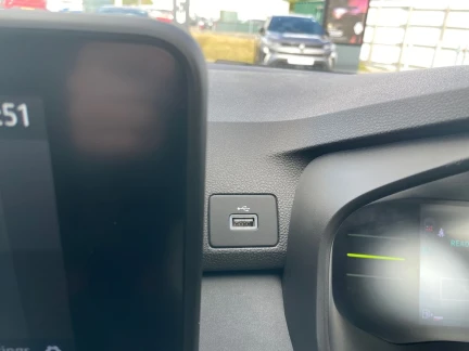 Vehicle Thumbnail 33