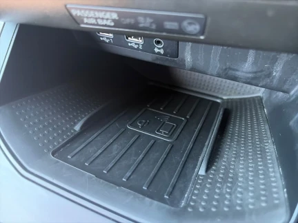 Vehicle Thumbnail 24