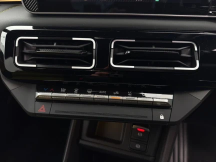 Vehicle Thumbnail 13