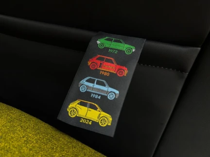 Vehicle Thumbnail 37