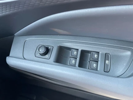 Vehicle Thumbnail 14