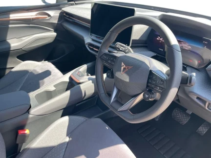 Vehicle Thumbnail 8