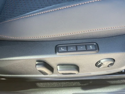 Vehicle Thumbnail 29