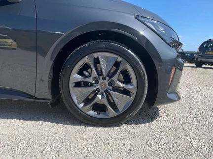 Vehicle Thumbnail 7