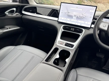 Vehicle Thumbnail 12