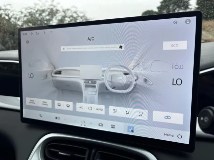Vehicle Thumbnail 11
