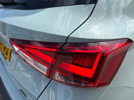 Vehicle Thumbnail 32