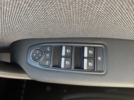 Vehicle Thumbnail 14