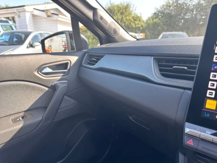 Vehicle Thumbnail 24