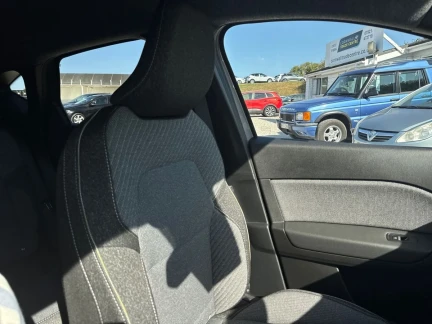 Vehicle Thumbnail 25