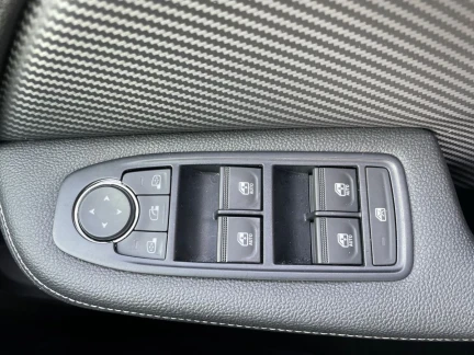 Vehicle Thumbnail 14