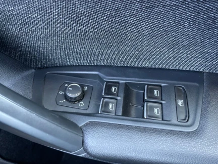 Vehicle Thumbnail 13